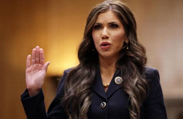 Kristi Noem denuncia el robo de su bolso con $3,000 en efectivo en un restaurante de Washington D.C.