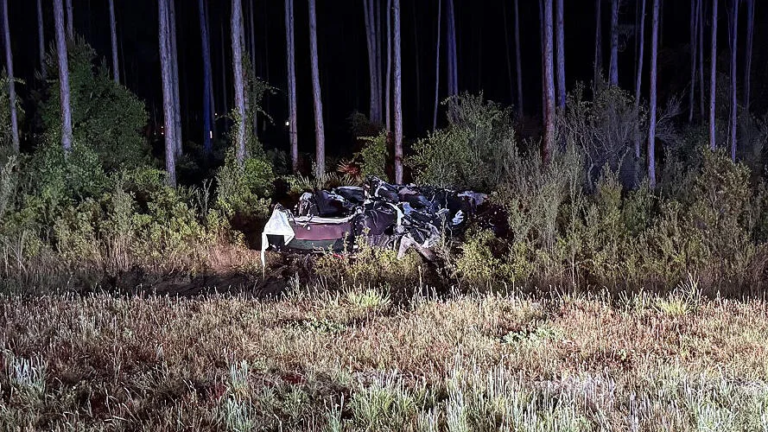 Dos estudiantes de secundaria de Massachusetts murieron en accidente automovilístico en Florida