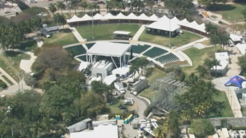 Comisionados de Miami, Miguel Gabela y Joe Carollo, en medio de una polémica por la gestión del Bayfront Park.