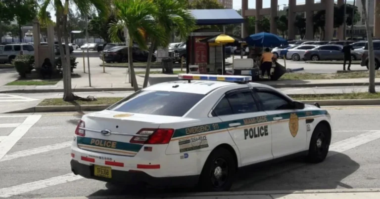 Oficina del DMV en Florida con alta demanda, afectada por nuevas reglas de Renovación Licencia Florida Inmigrantes.