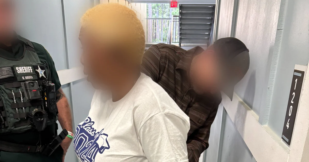 Foto policial de Jacqueline Dianne Wallace, inmigrante indocumentada Florida arrestada por votar ilegalmente.