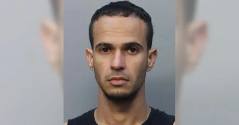 Adrián Barrera, repartidor de Amazon en Miami-Dade, arrestado por robo de paquetes y posesión de drogas.