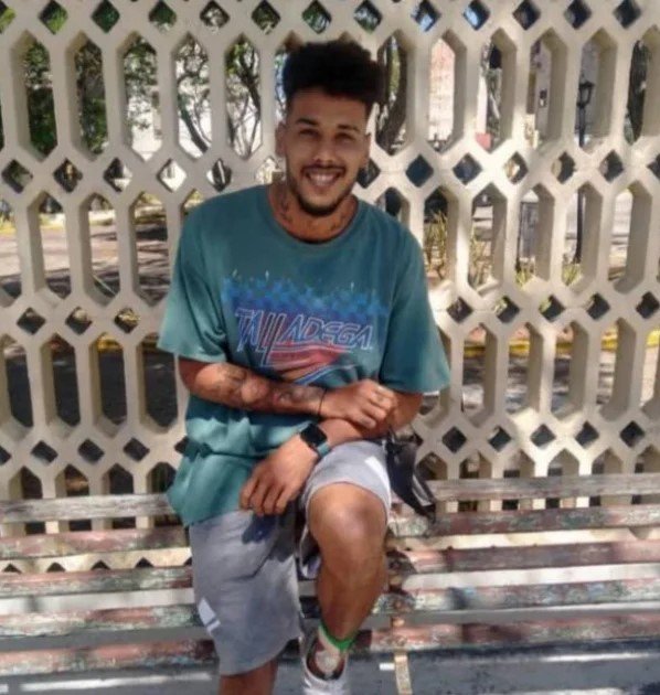 Foto de Cristian, joven desaparecido en La Habana tras salir a vender un teléfono.