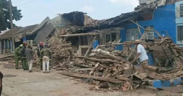 Impactantes imágenes del derrumbe de varias viviendas en la barriada de Wajay, Boyeros, La Habana.