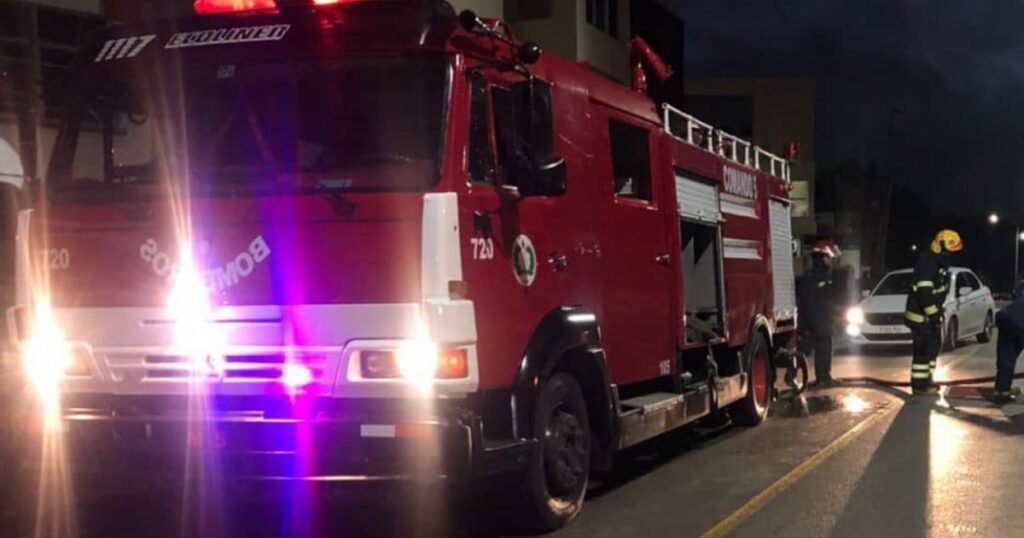 Controversia en Cuba: Camión de bomberos con reguetón durante apagón en el Ejercicio Meteoro desata críticas.