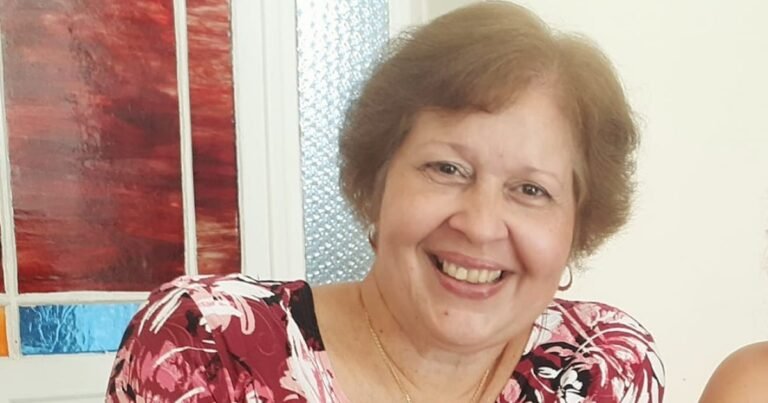La intelectual cubana Alina Bárbara López Hernández enfrenta una petición fiscal de 4 años de trabajo correccional tras ser detenida camino a una protesta.