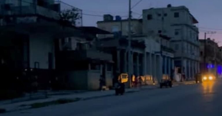 Parte oficial de la Unión Eléctrica de Cuba detallando el grave déficit de generación y los apagones en la isla.