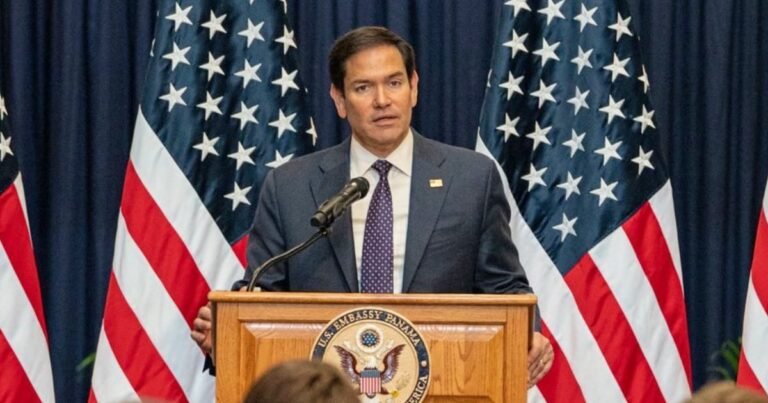 El Secretario de Estado Marco Rubio anunciando la nueva política de restricción de visas contra la censura.