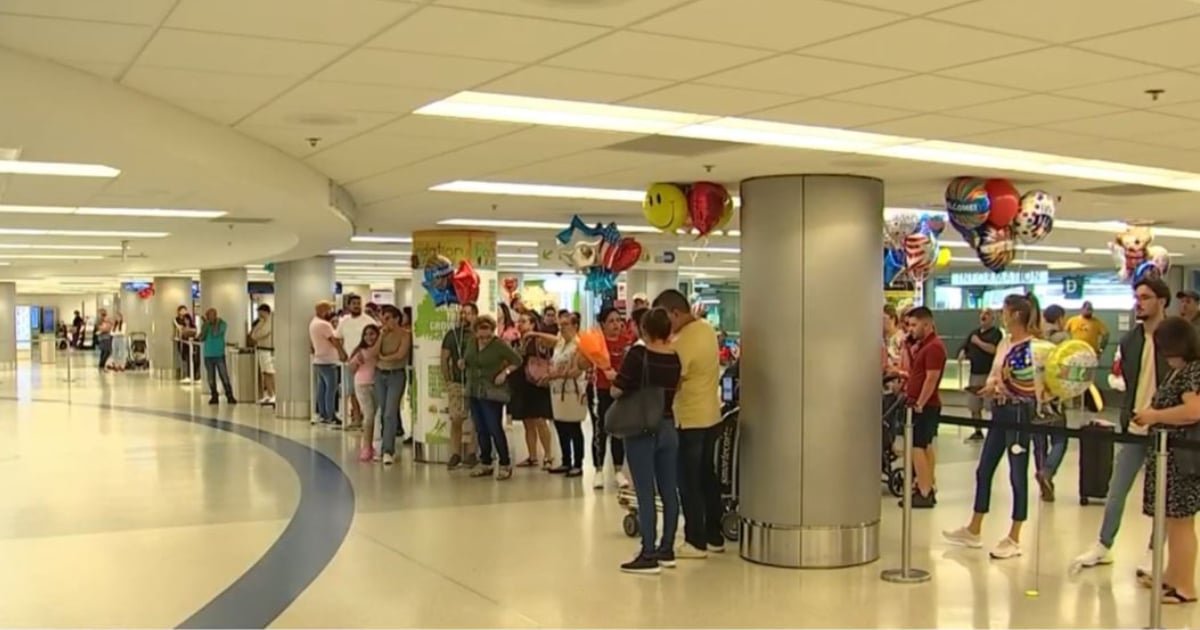 Fachada de la Corte Suprema de EE.UU., donde se autorizó a la administración Trump a revocar el parole humanitario para miles de migrantes.