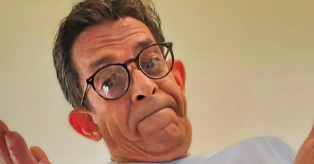 El humorista Ulises Toirac criticando la gestión del gobierno cubano ante la crisis energética y los problemas del verano en Cuba.