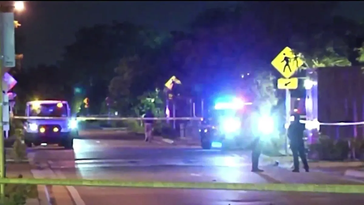 Escena del tiroteo en Lauderhill donde una mujer fue asesinada y otra resultó herida, con presencia policial.