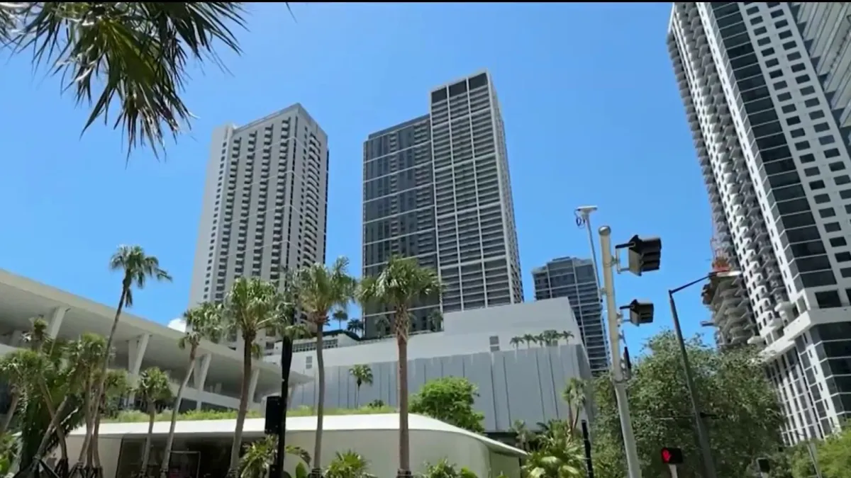 Impresionante vista del complejo Miami Worldcenter en el Downtown de Miami, listo para su gran inauguración.