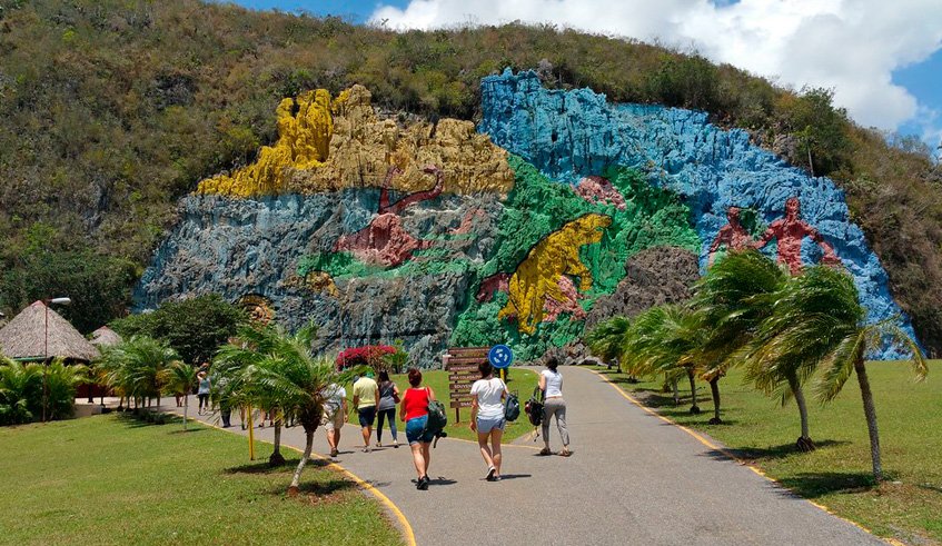 Impresionante paisaje del Valle de Viñales, candidato a ser el primer Geoparque Mundial UNESCO de Cuba y el Caribe.
