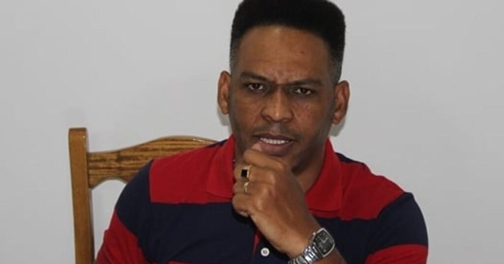 Pastor cubano exiliado, Alain Toledano, denuncia que el régimen le impide regresar a Cuba para ver a su hija enferma.