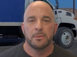 Foto (rostro difuminado) del cubano ilegal en EEUU con antecedentes graves arrestado por la Patrulla Fronteriza en Nuevo México.
