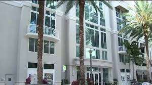 Apartamentos inundados en Fort Lauderdale tras el colapso de una tubería en el edificio Camden Las Olas.