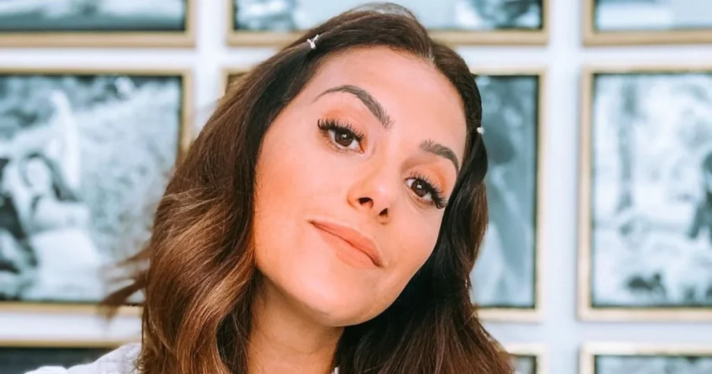 Aly Sánchez haciéndole una broma a Yoyi sobre vender su ropa interior en internet, generando una reacción viral.