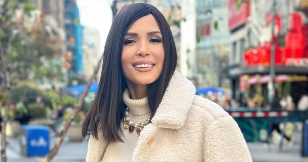 Retrato de Patricia Fuenmayor, periodista y exreina de belleza venezolana, destacando su legado profesional.