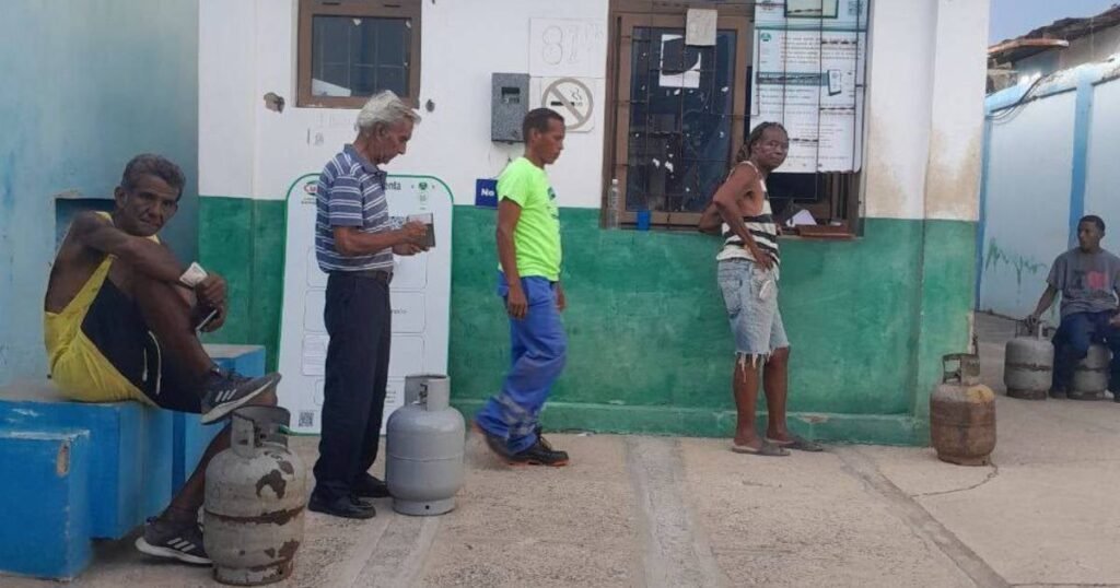 Captura de pantalla de la aplicación Transfermóvil mostrando la interfaz para reservar turnos de gas licuado en Cuba, en el contexto de la escasez.