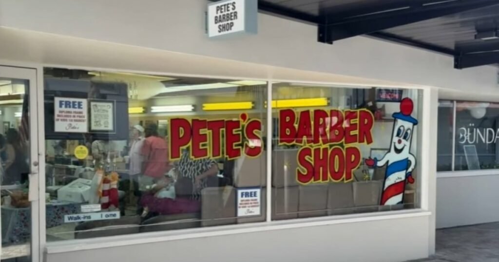 Interior de la histórica Pete's Barbershop en Miami, mostrando una silla de barbero clásica y un ambiente nostálgico antes de su cierre.