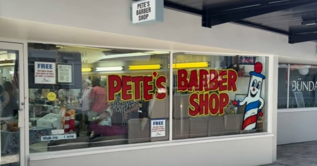 Interior de la histórica Pete's Barbershop en Miami, mostrando una silla de barbero clásica y un ambiente nostálgico antes de su cierre.