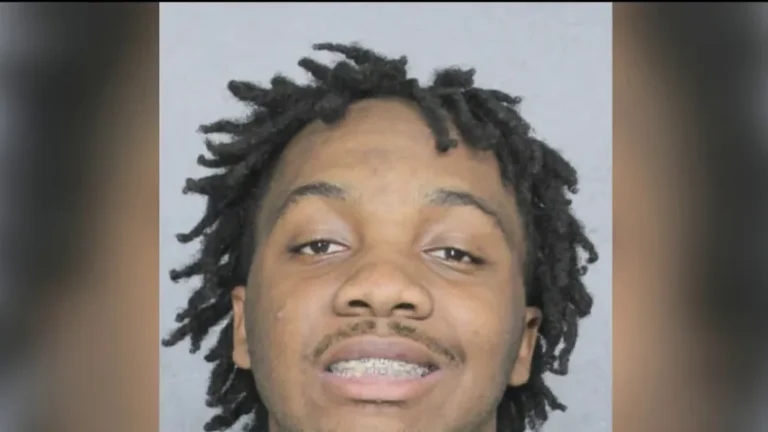 Joven Kelton Reed acusado por sospechoso robo en Miramar y agresión con heridos.