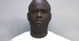 El reguetonero cubano Chocolate MC nuevamente preso en Miami, enfrentando cargos por secuestro y robo.