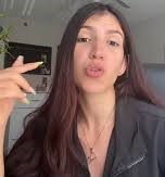 Cubana @fanidigital comparte su experiencia sobre el trabajo en una clínica estética en Miami, advirtiendo sobre bajos salarios y falta de proyección.