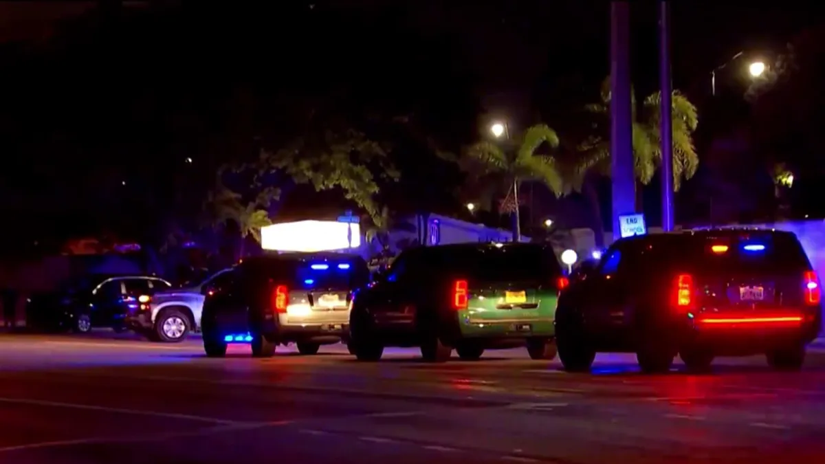 Cinta policial en la escena de un accidente mortal en Pompano Beach.