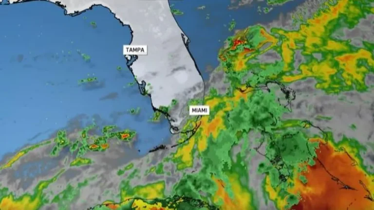 Radar del tiempo mostrando el pronóstico de lluvias y tormentas fuertes para el sur de Florida al inicio de la semana.