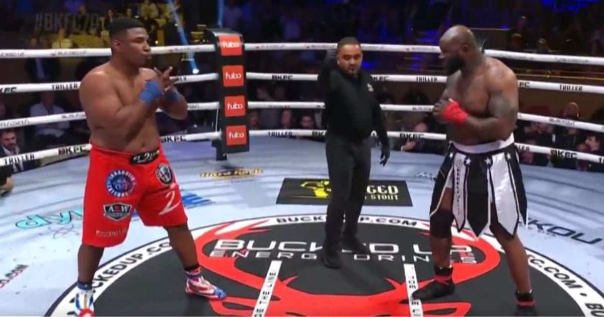 Dos boxeadores se enfrentan en un ring de Bare Knuckle, simbolizando el desafío entre los cubanos Gustavo Trujillo y El Zambo Perdomo.
