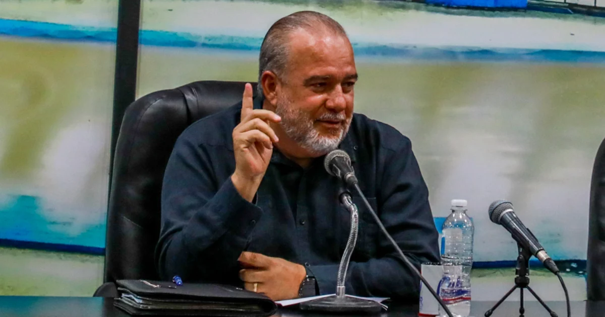 El Primer Ministro cubano, Manuel Marrero, hablando ante el parlamento sobre la recaudación del tarifazo de ETECSA.