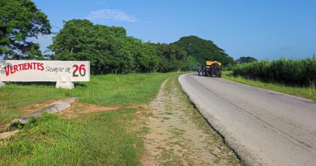 Lugar del trágico accidente en la carretera de Camagüey donde fallecieron dos motoristas.