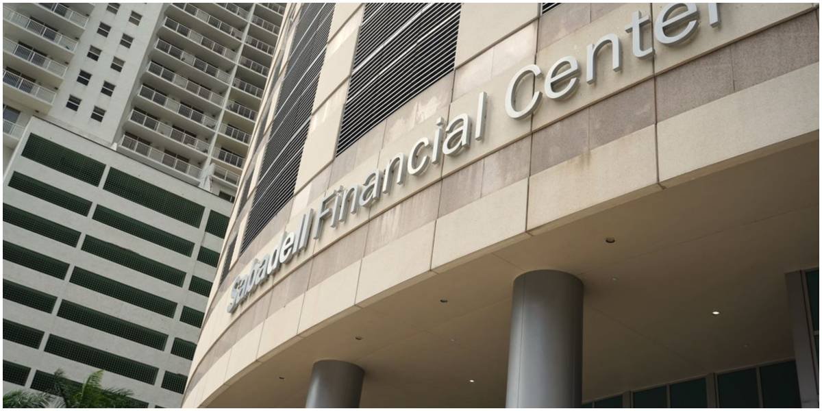 Vista del distrito financiero de Brickell en Miami, con rascacielos como el Sabadell Financial Center, objetivo de la inversión de Amancio Ortega.
