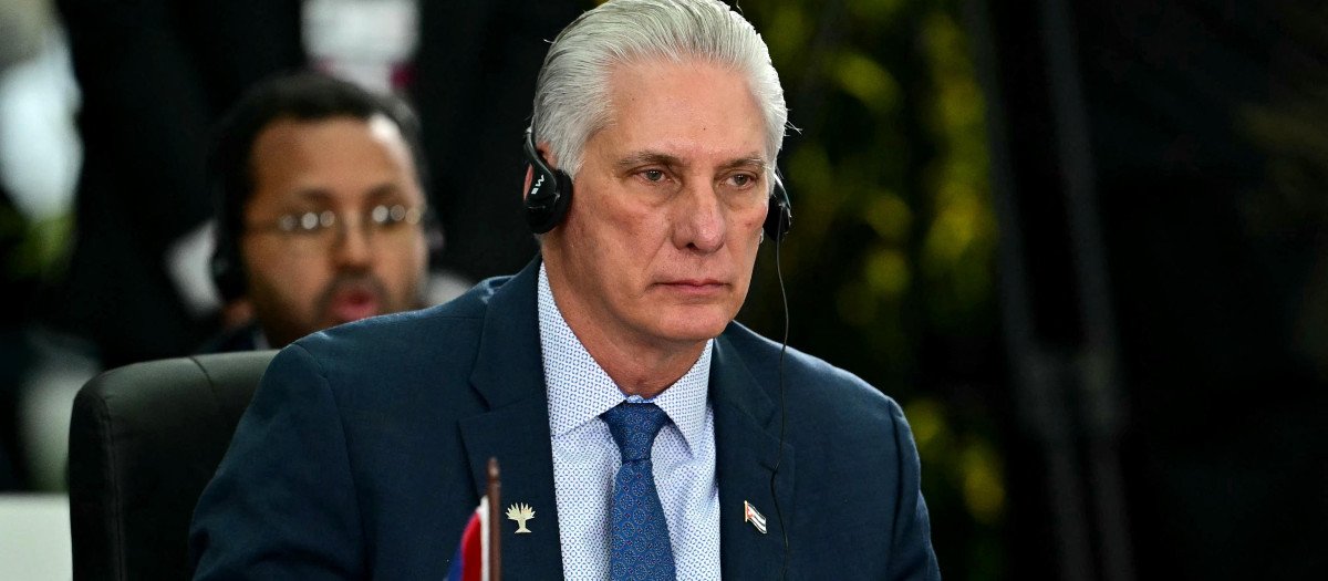 El dictador cubano Miguel Díaz-Canel durante un acto oficial, objeto de nuevas sanciones por parte de Estados Unidos.