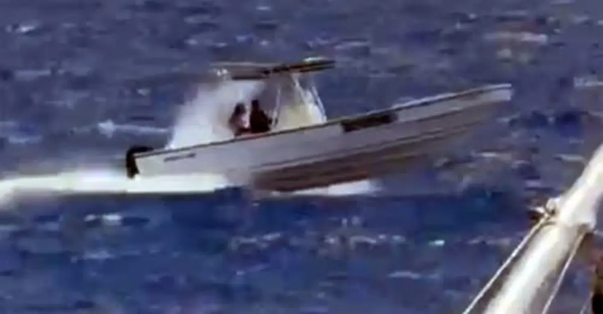 Una lancha de alquiler de Florida, usada para el viaje ilegal a Cuba.