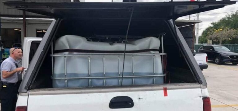 Vehículo modificado utilizado para el robo de combustible en Miami, con tanques ocultos.