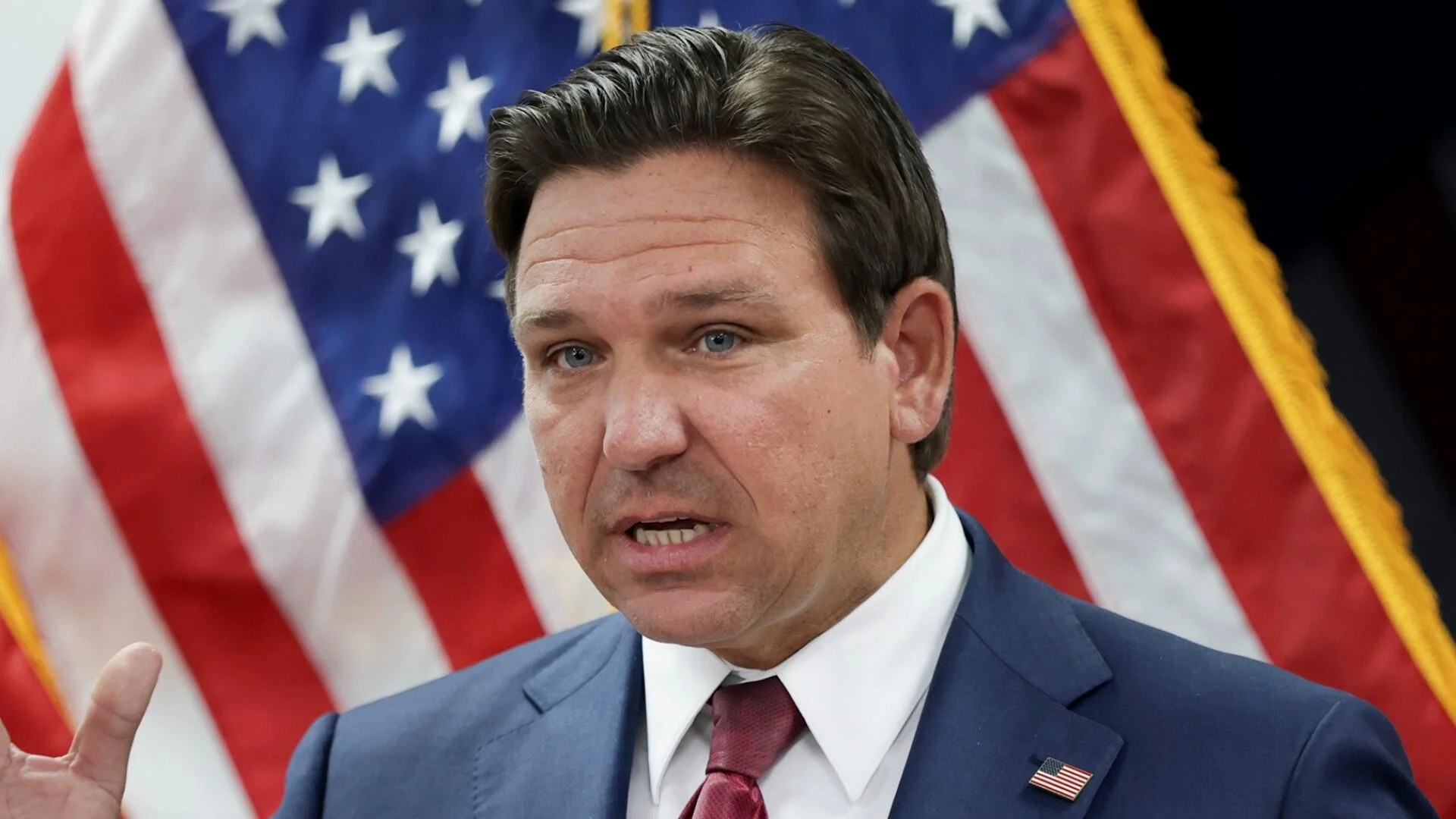 DeSantis vs. ICE: Batalla por Agentes en Florida