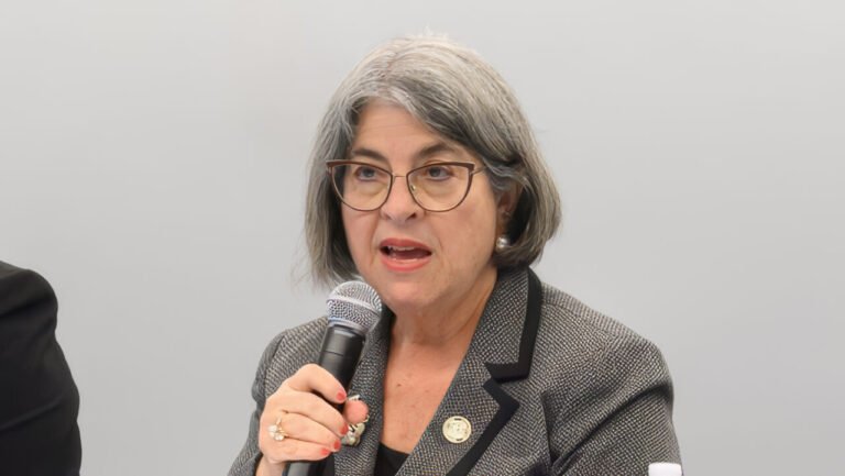 DOGE Investiga Finanzas de Miami-Dade: Déficit de $400 Millones a Pesar de Ingresos Record DOGE Investiga Finanzas de Miami-Dade: Déficit de $400 Millones a Pesar de Ingresos Record