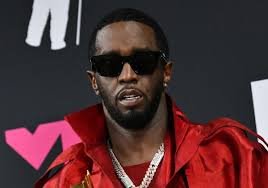 Sean "Diddy" Combs en el contexto de la noticia sobre el posible indulto presidencial.