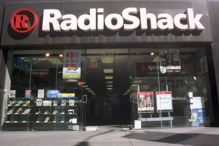 Exempleados denuncian Estafa Piramidal que se Ocultó Tras Marcas Icónicas