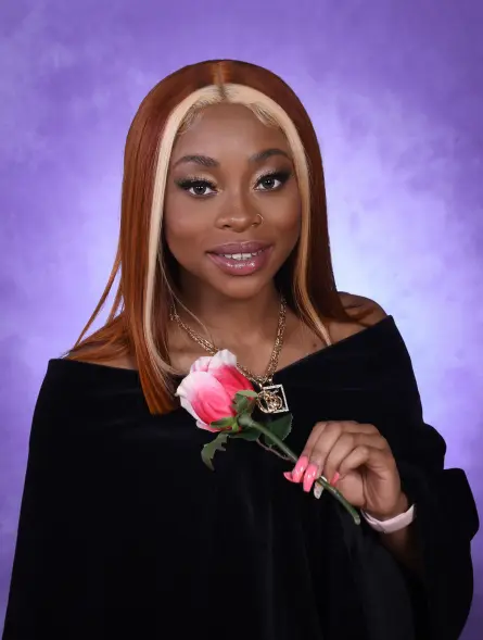 La policía de Nueva York Investiga si un exnovio mató a una joven en su apartamento.