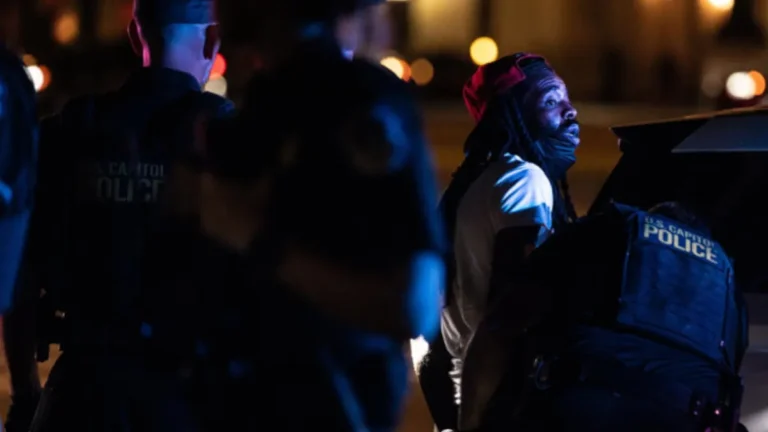 14 migrantes deportados desde EE.UU. enfrentan persecución en África