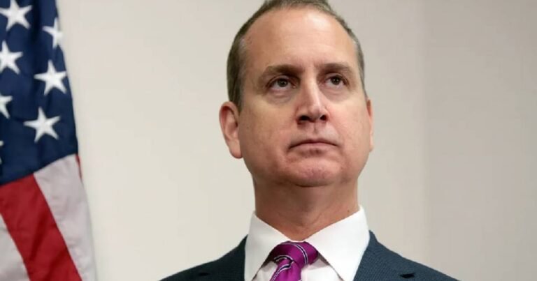 Congresista Díaz-Balart pide investigar a músicos cubanoamericanos que actúan en Cuba
