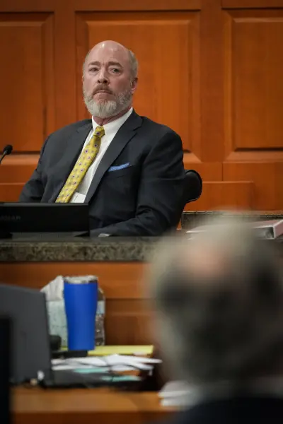 Hijo del multimillonario dueño de los Houston Texans afirma que la NFL intentó silenciarlo y demanda por 60 millones de dólares