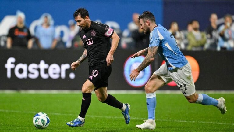 Messi monta una fiesta en Nueva York y el Inter Miami consigue su boleto a los playoffs USATSI_27161685