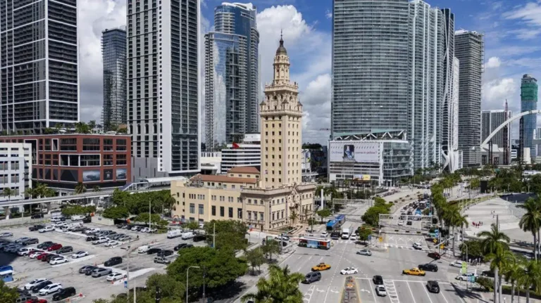 Florida Dona Terreno de $66 Millones Junto a la Torre de la Libertad para la Biblioteca Presidencial de Trump