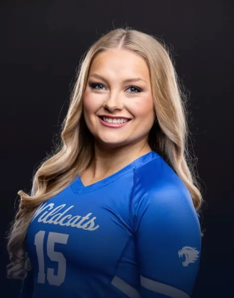  Laken Snelling, animadora de la Universidad de Kentucky, escuchó a un bebé gemir antes de esconderlo en un armario