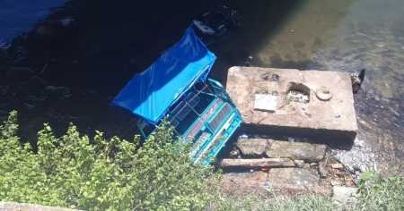 Siete de Ocho Heridos en Caída de Triciclo Eléctrico al Río San Juan en Matanzas Reciben Alta Médica