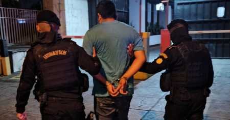 Capturan a coyote con migrantes cubanos en Guatemala